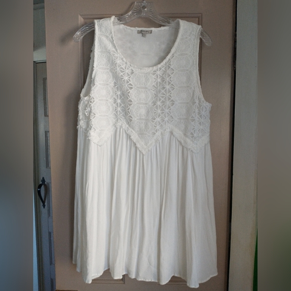 JODIFL Dresses & Skirts - JODIFL White Sleeveless Mini Dress Size Large